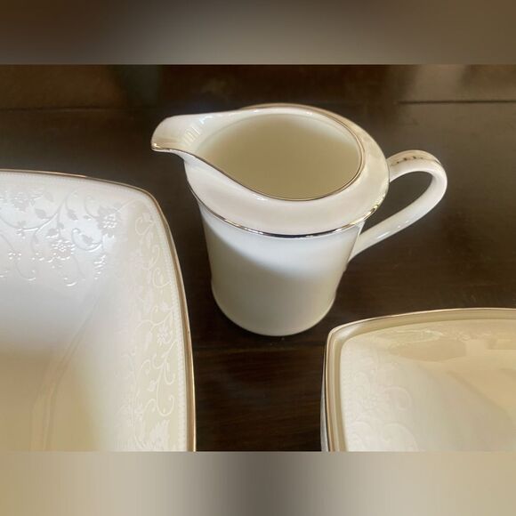 Mikasa Venetian Lace Bone China Serving Bowl -Sugar -Creamer Discontinued Piece - Picture 11 of 16